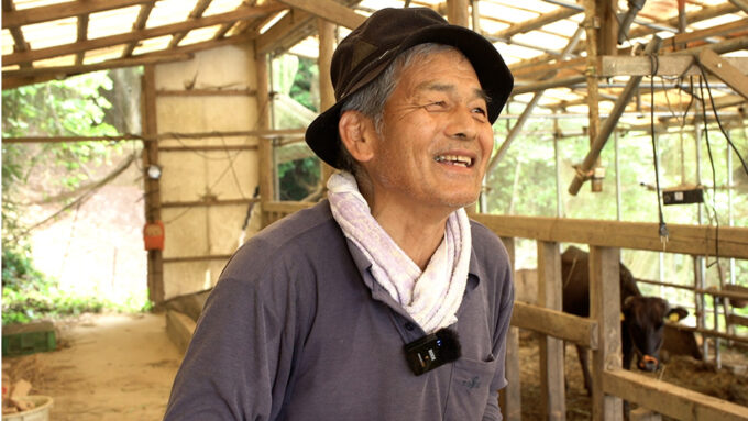 牛と向き合い続ける、71歳の覚悟 宮崎県 飯干さんの牛舎